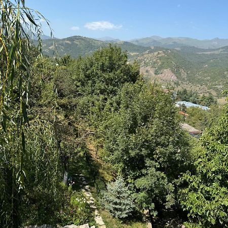 Verin Tun Dilijan Esterno foto