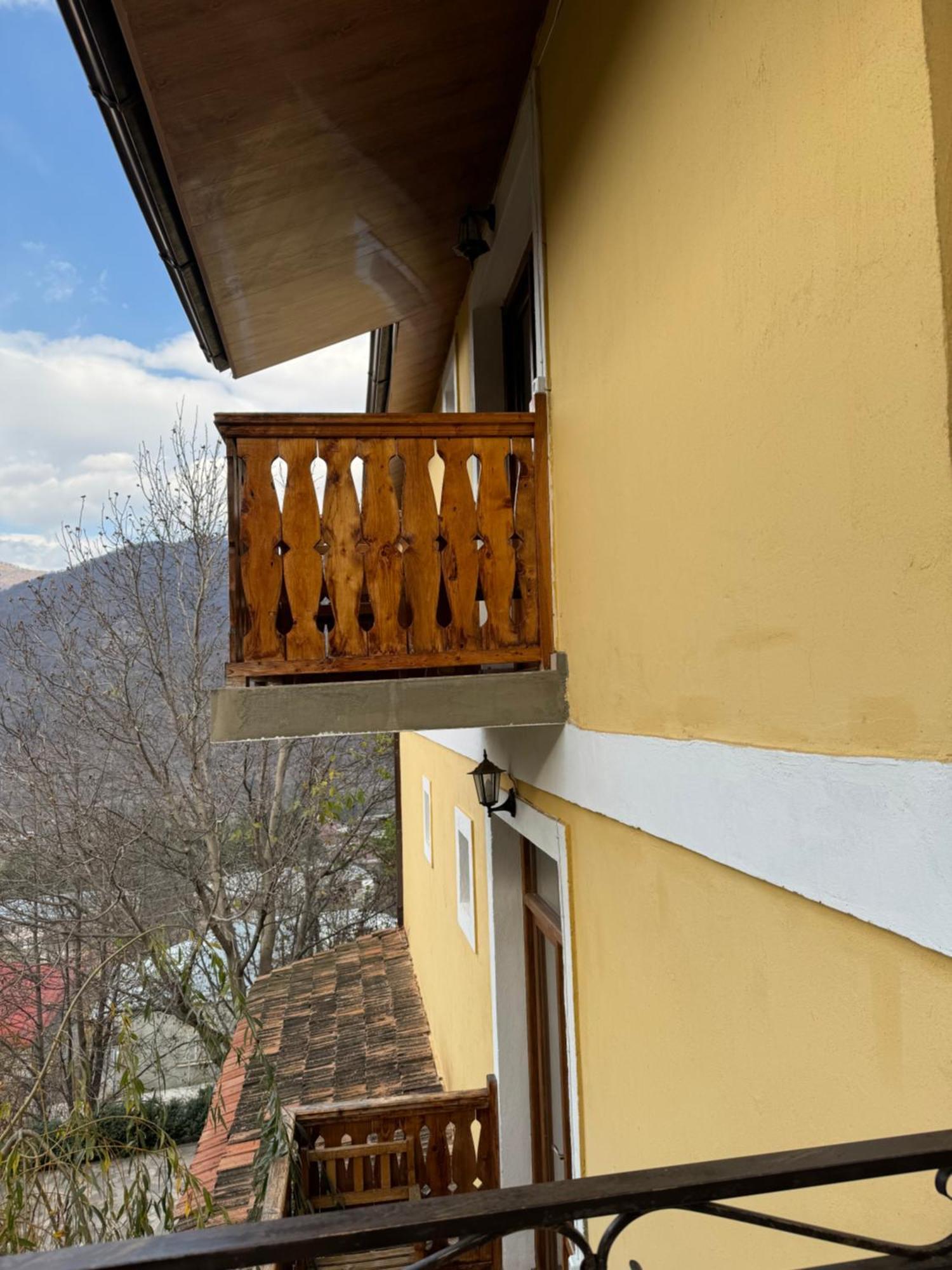 Verin Tun Dilijan Esterno foto