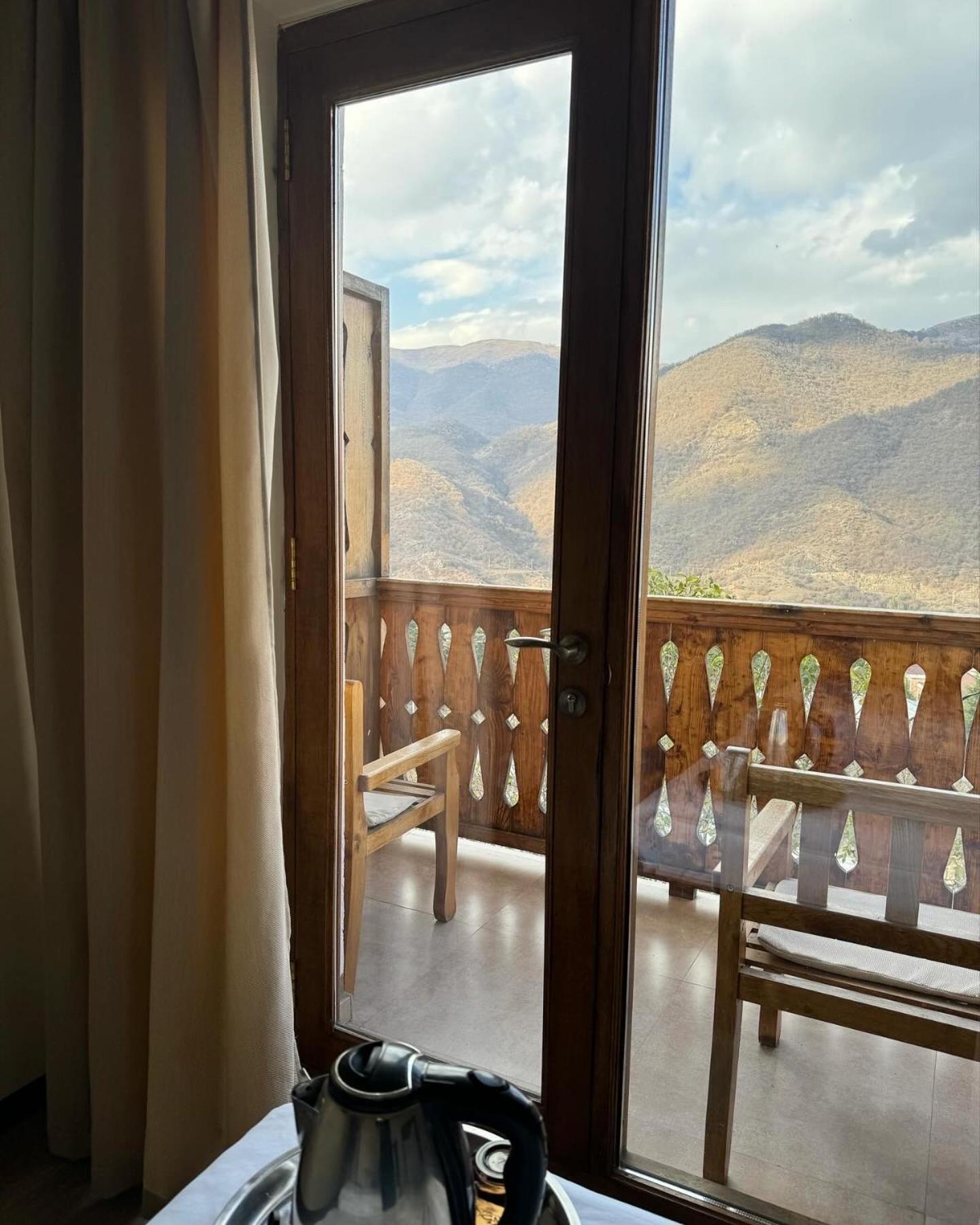 Verin Tun Dilijan Esterno foto