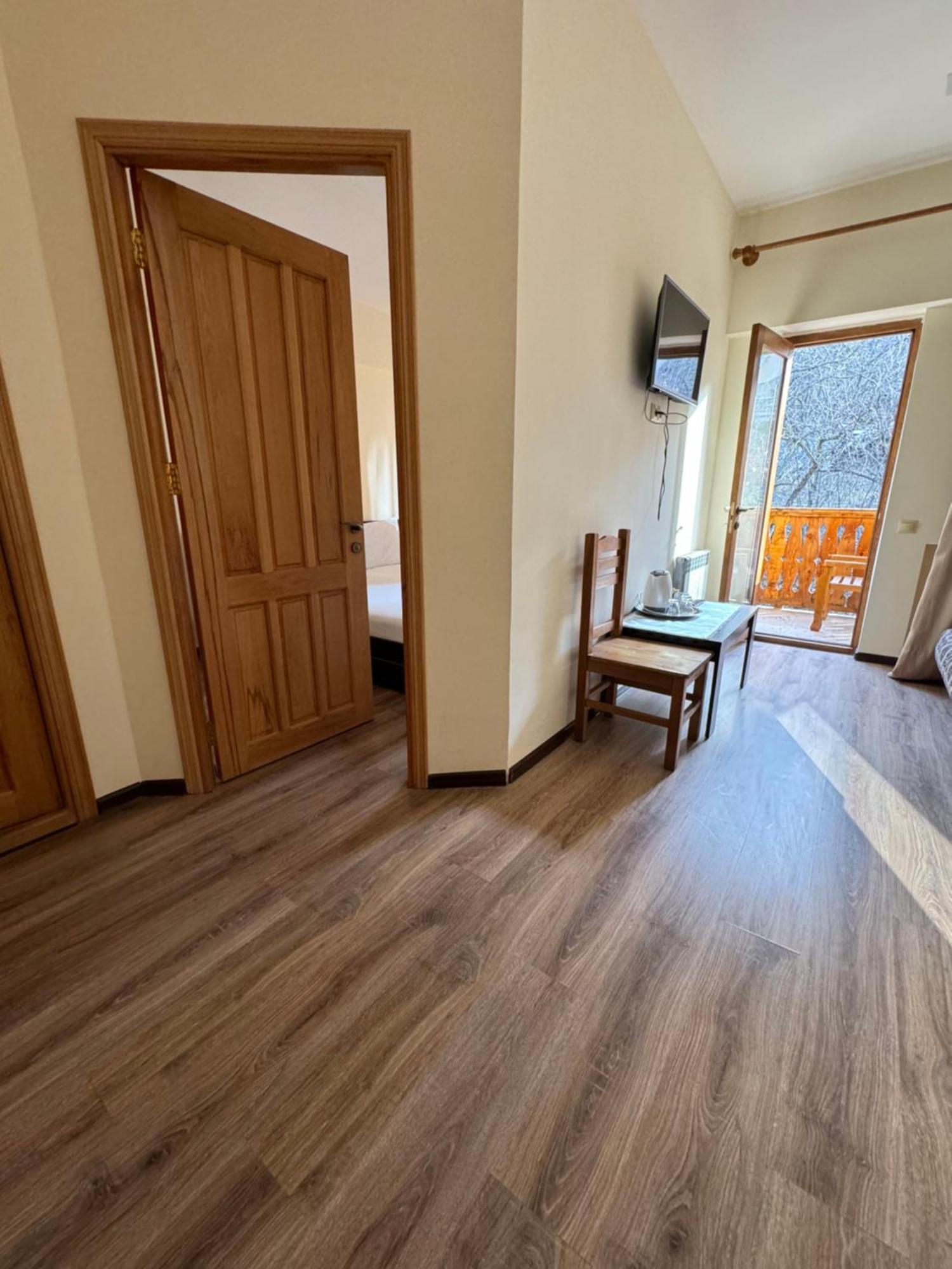 Verin Tun Dilijan Esterno foto