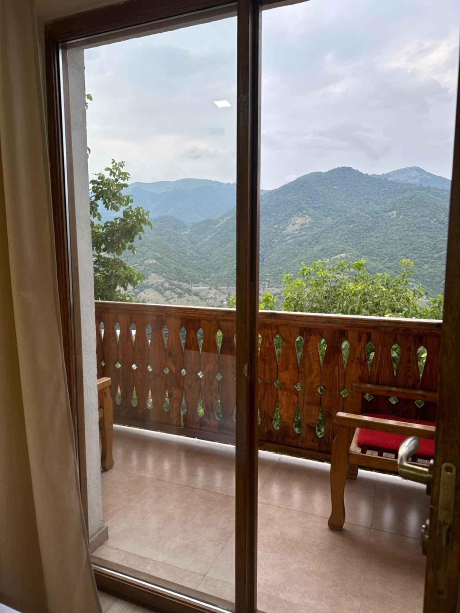 Verin Tun Dilijan Esterno foto