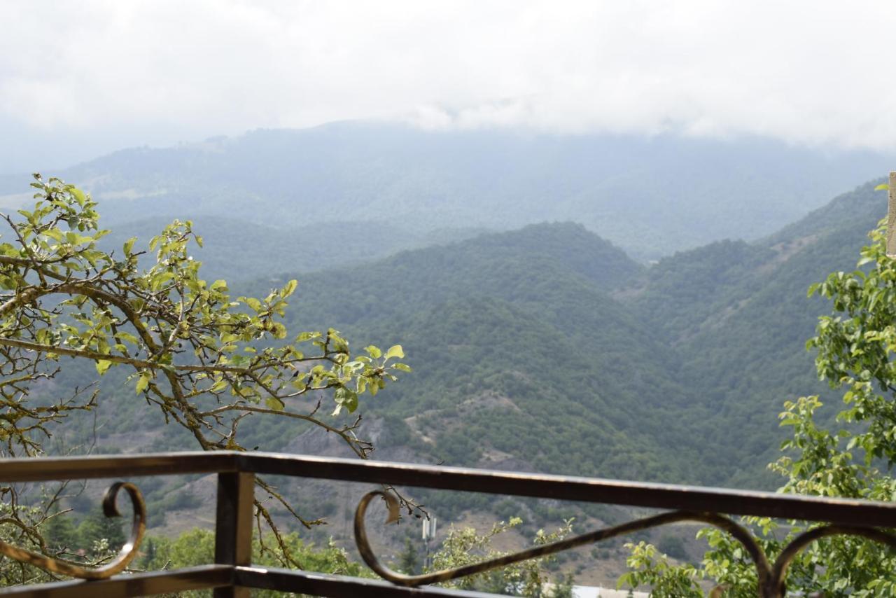 Verin Tun Dilijan Esterno foto
